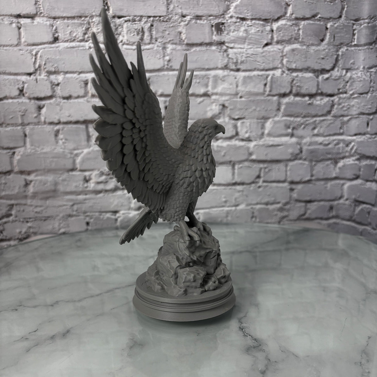 Aigle sur socle imprimé en 3D — Fil-O-Forme, vue 3
