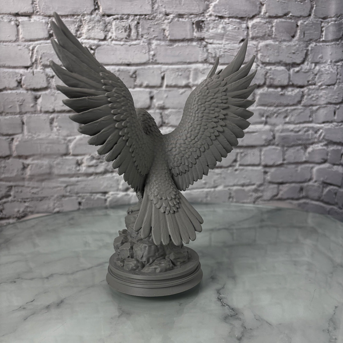 Aigle sur socle imprimé en 3D — Fil-O-Forme, vue 4