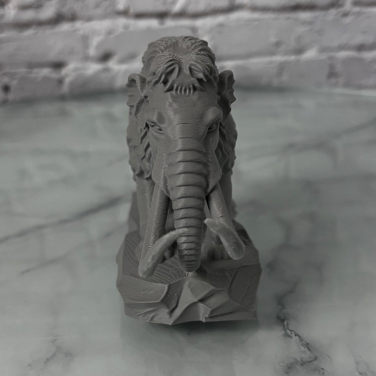 Mammouth sur socle imprimé en 3D — Fil-O-Forme, vue 4